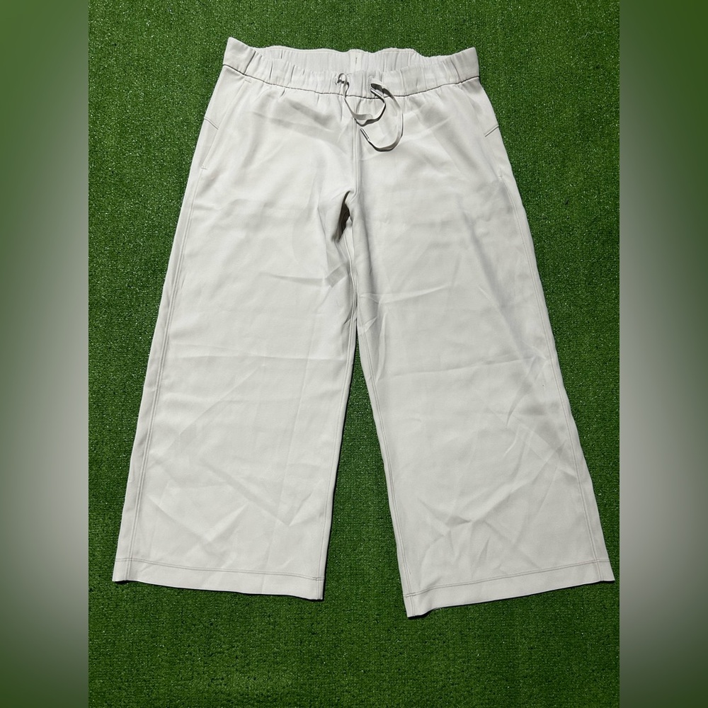 Lululemon On The Fly Wide Leg 7/8 Pant Women’s Size 12 White